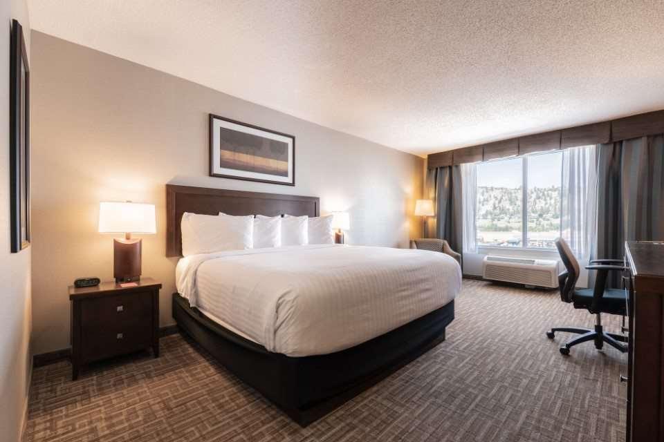 Hotel Kelowna & Conference Centre Стая снимка