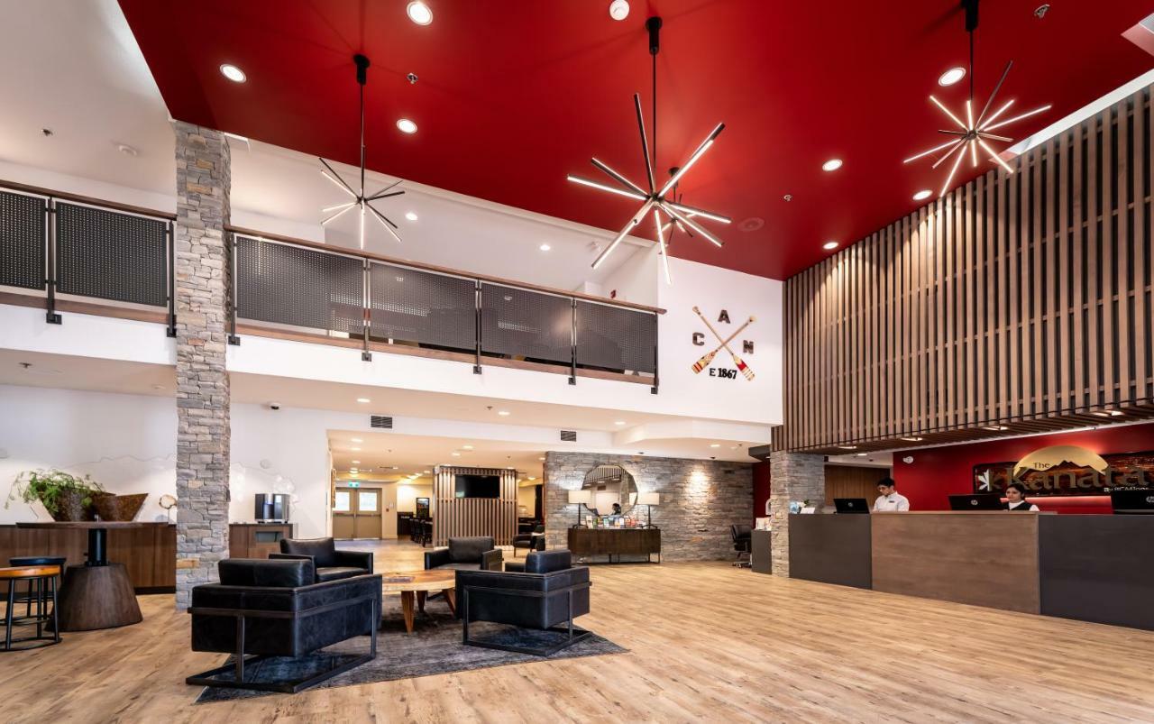 Hotel Kelowna & Conference Centre Екстериор снимка
